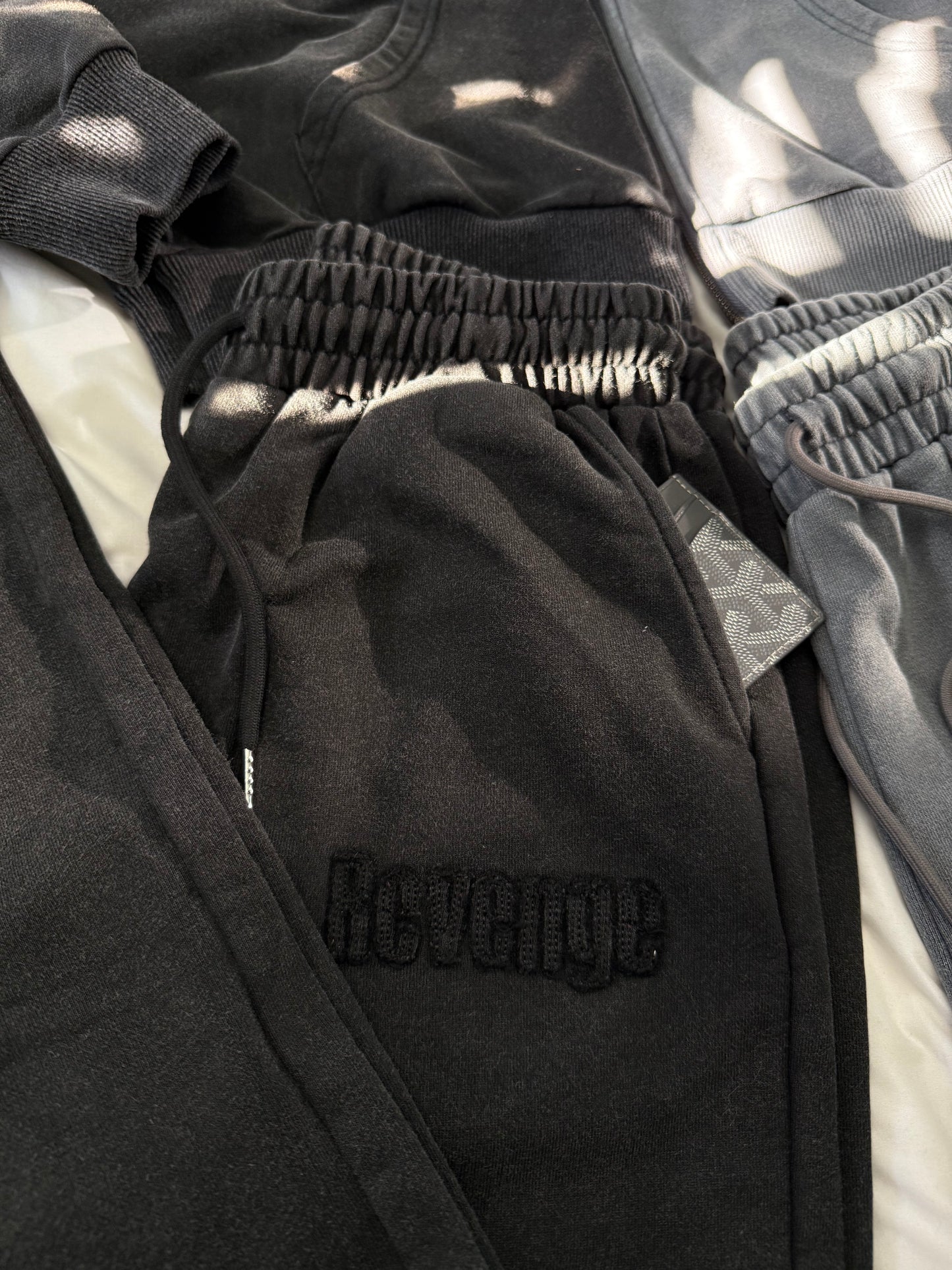 Distressed Pants – Vintage Black